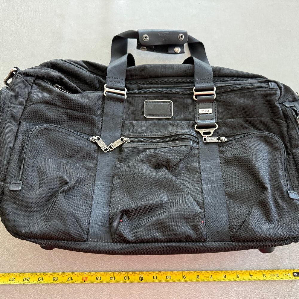 TUMI Alpha Black Ballistic Nylon Carry-On Gym Bag Duffle bag